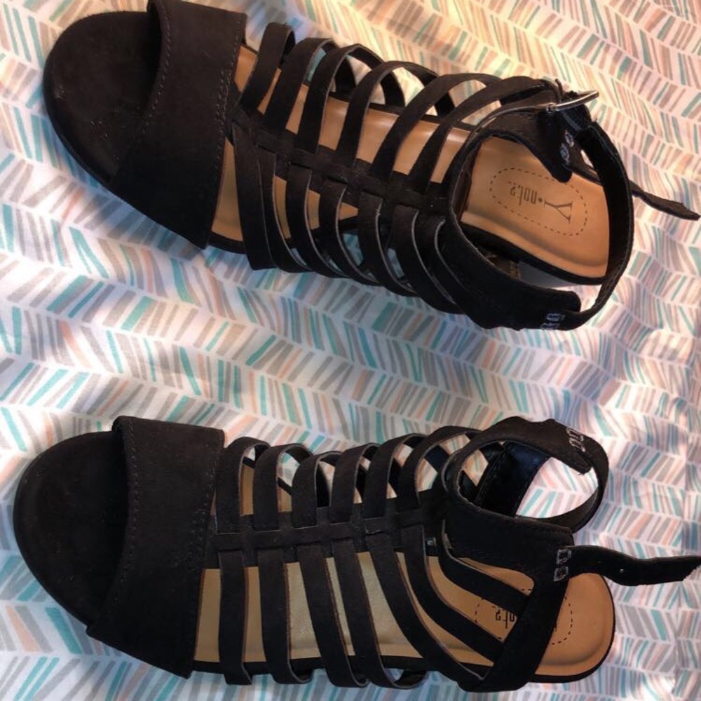 Black Wedge Heels